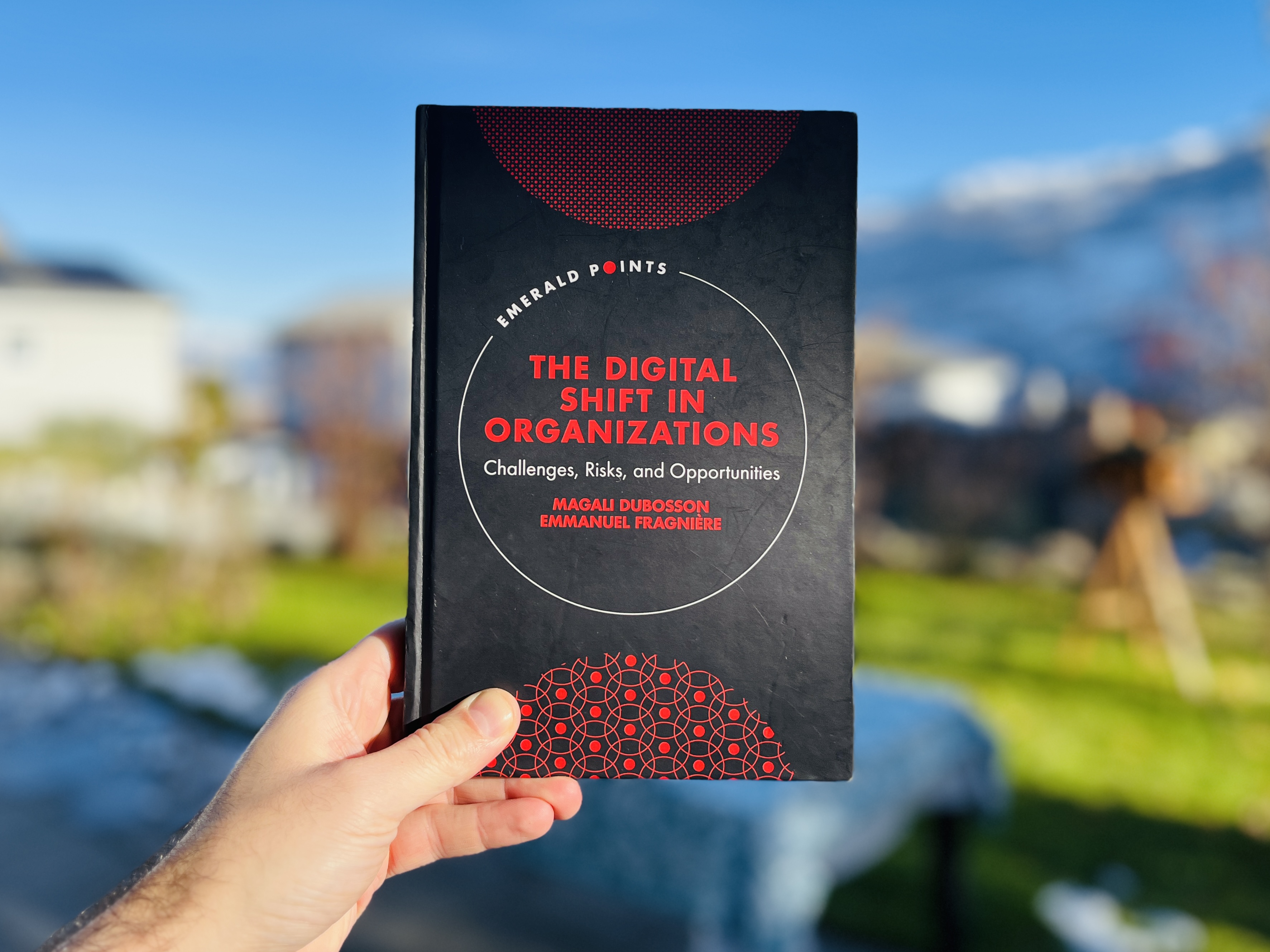 The cover of the book "The Digital Shift in Organizations"